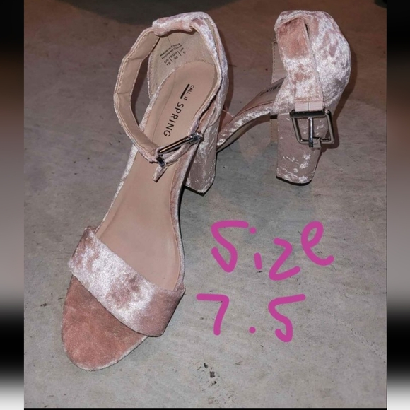 Pink suede heels - Picture 1 of 1